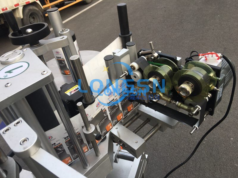 Automatische Etikettiermaschine für flache runde Flaschenaufkleber