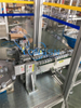 2020 Neue automatische Kappenschließmaschine PE-Kunststoff-Flip-Top-Kappenmontagemaschine