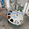 Automatischer Kunststoff 28 mm 30 mm medizinischer Chemikalie -Kappe Wadding Machine Cap Liner Einsatzmaschine